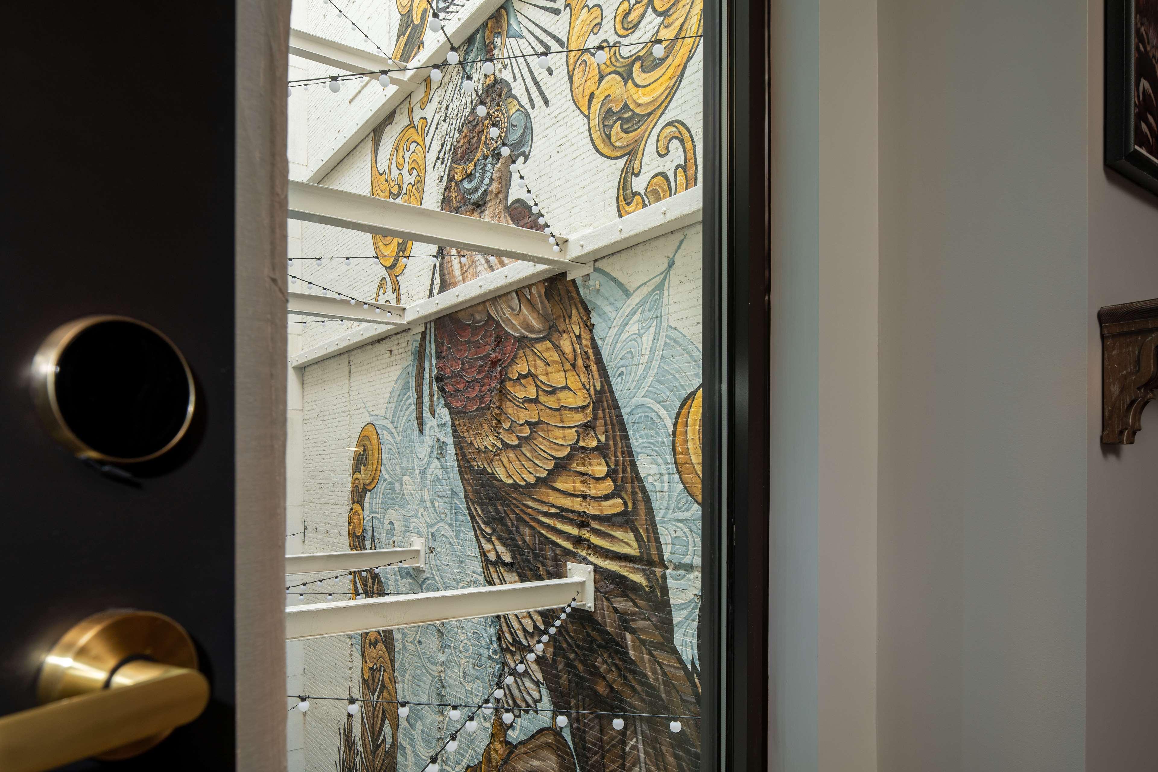 Отель The Peregrine Omaha Downtown Curio Collection By Hilton Экстерьер фото