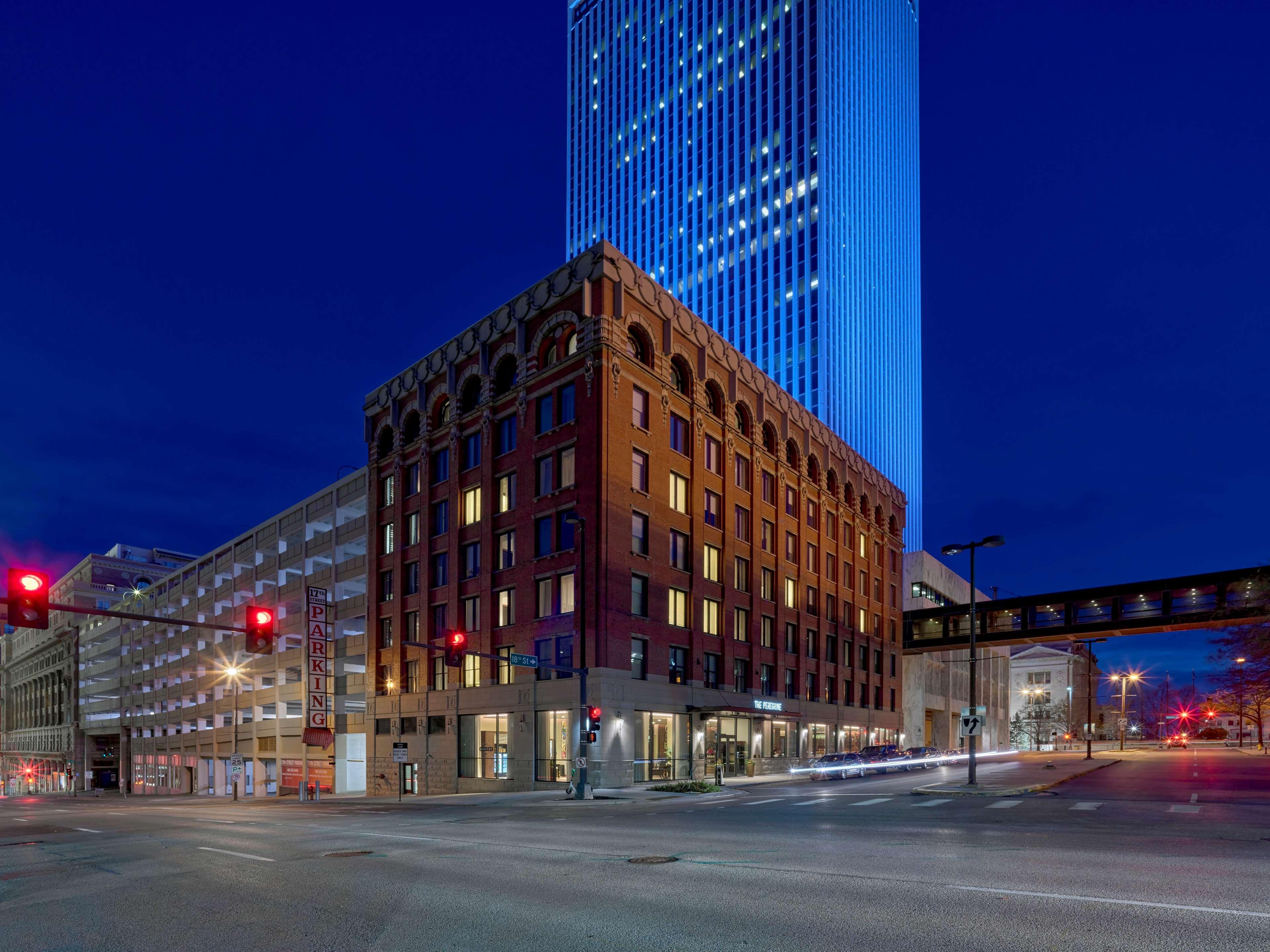 Отель The Peregrine Omaha Downtown Curio Collection By Hilton Экстерьер фото