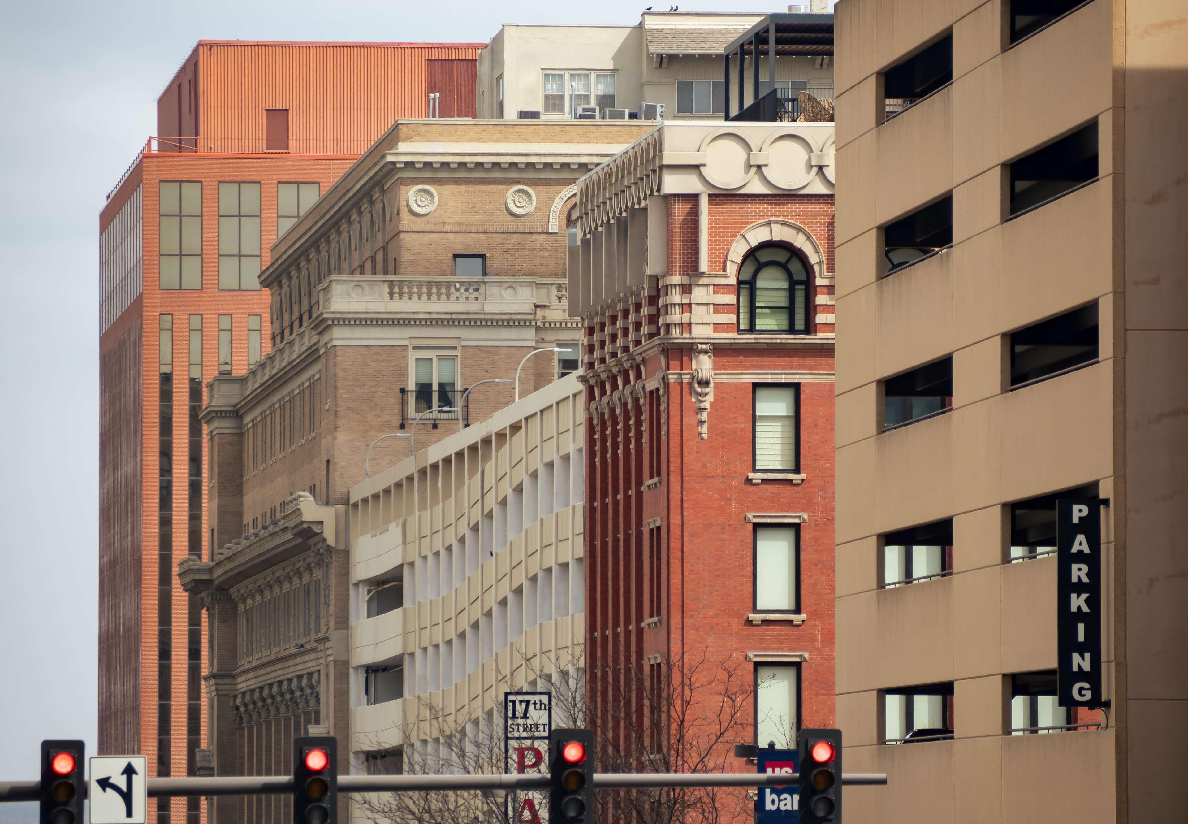 Отель The Peregrine Omaha Downtown Curio Collection By Hilton Экстерьер фото
