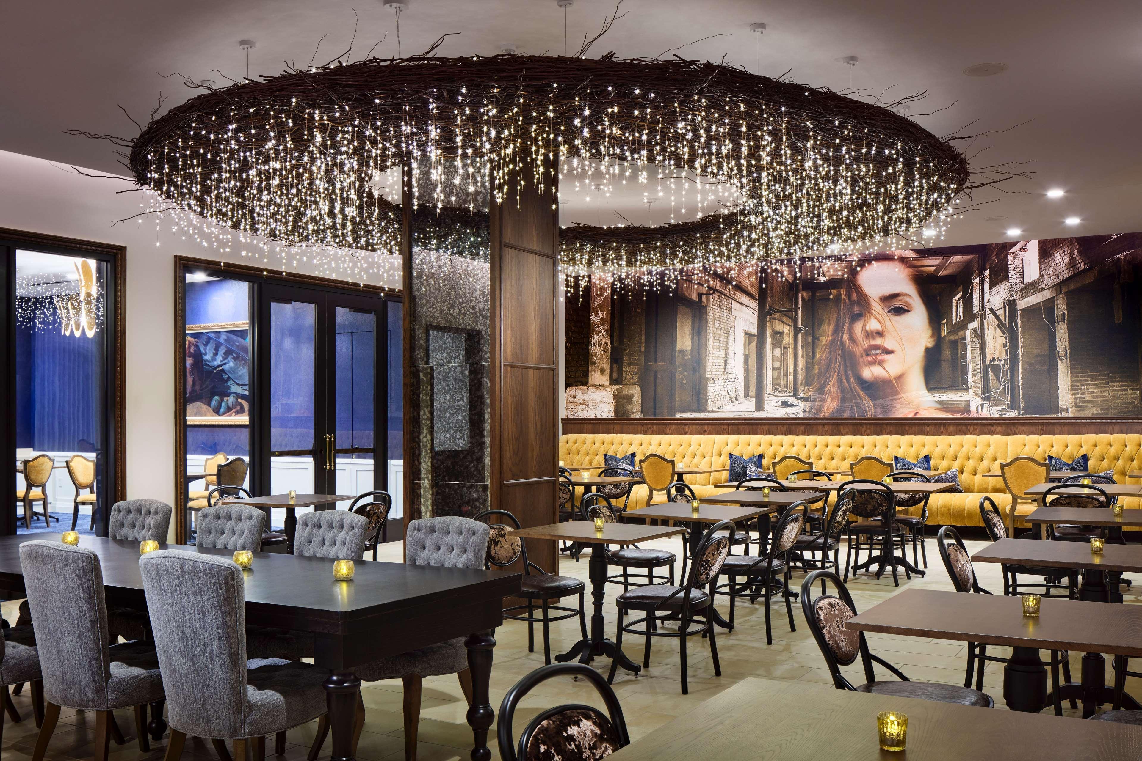 Отель The Peregrine Omaha Downtown Curio Collection By Hilton Экстерьер фото