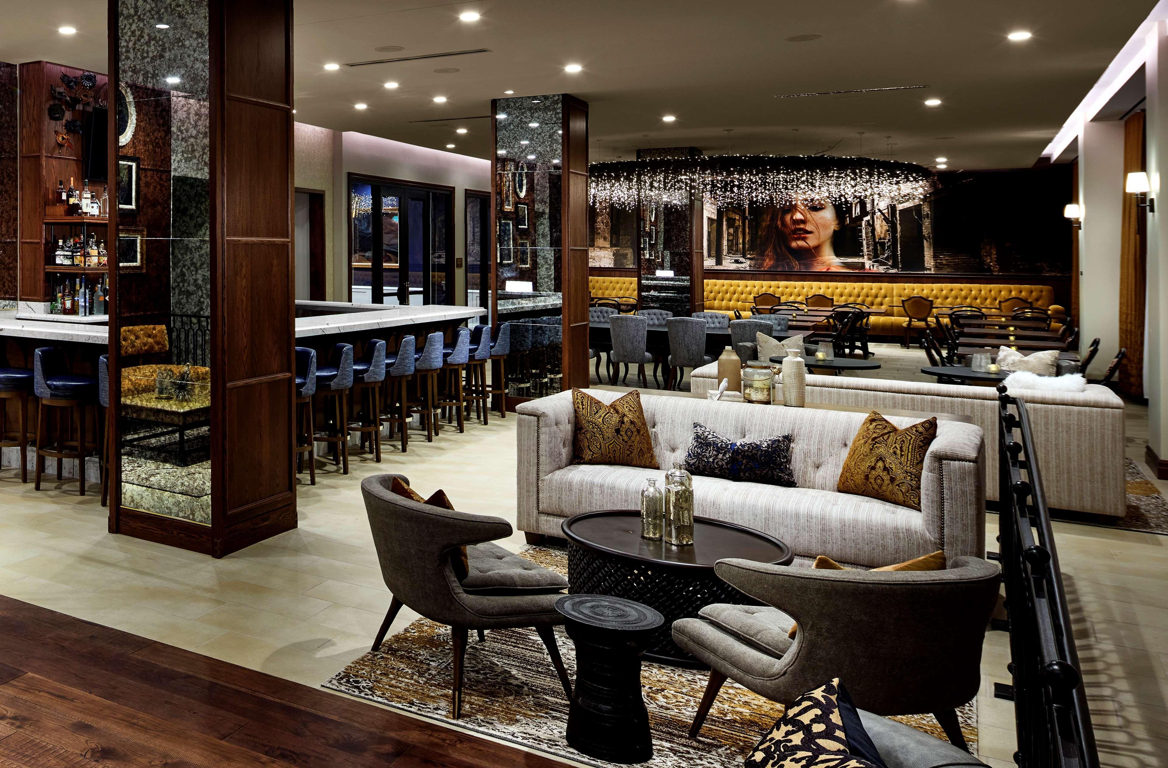 Отель The Peregrine Omaha Downtown Curio Collection By Hilton Экстерьер фото