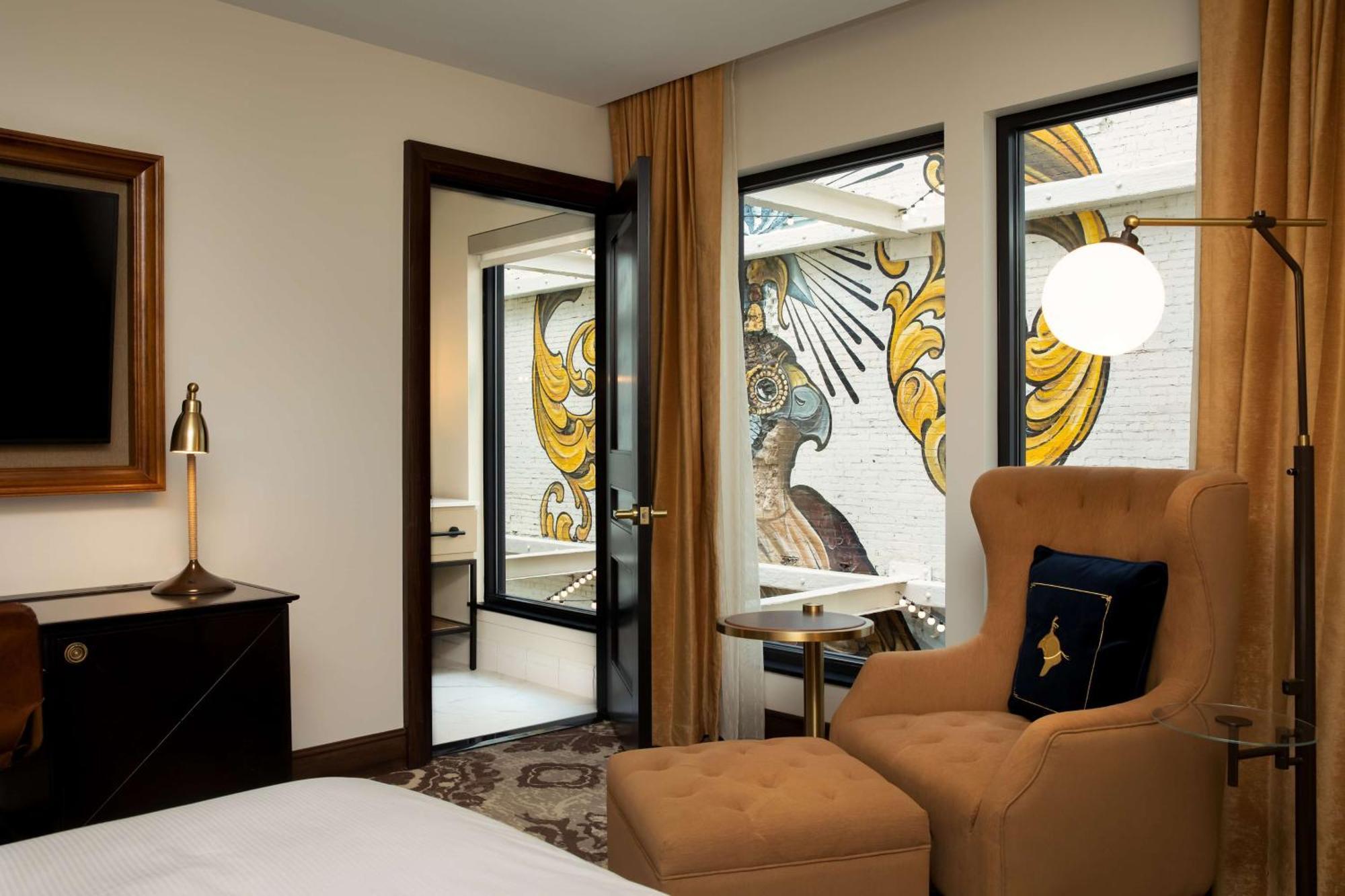 Отель The Peregrine Omaha Downtown Curio Collection By Hilton Экстерьер фото
