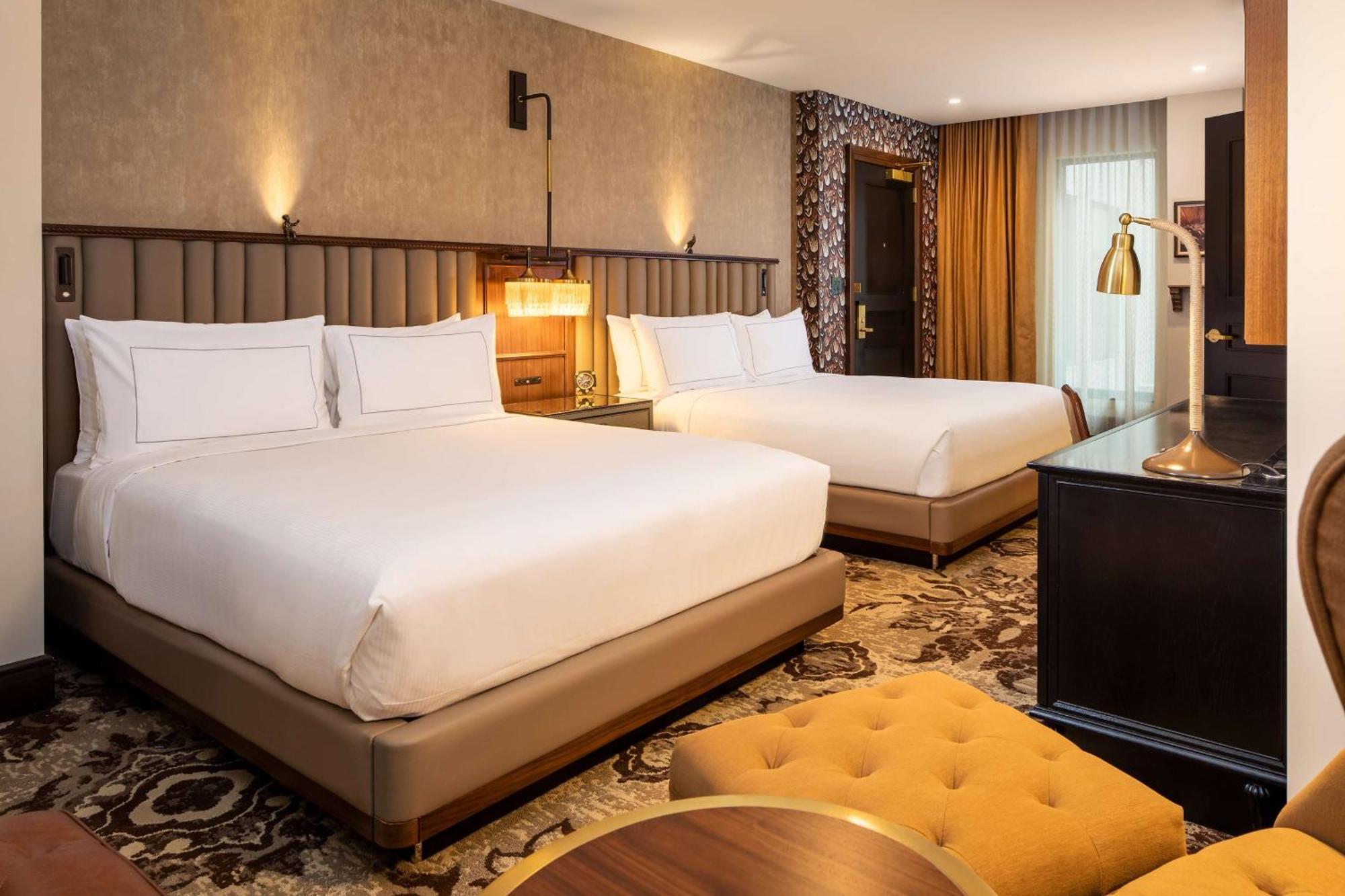 Отель The Peregrine Omaha Downtown Curio Collection By Hilton Экстерьер фото