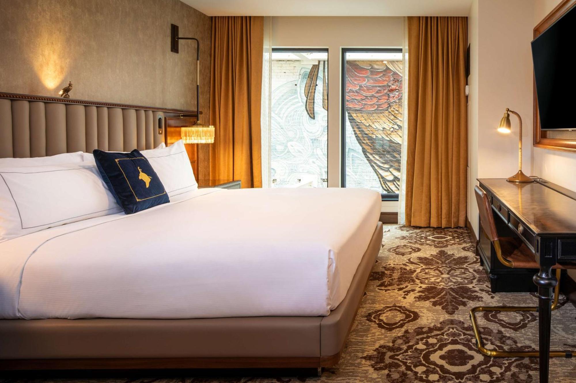 Отель The Peregrine Omaha Downtown Curio Collection By Hilton Экстерьер фото