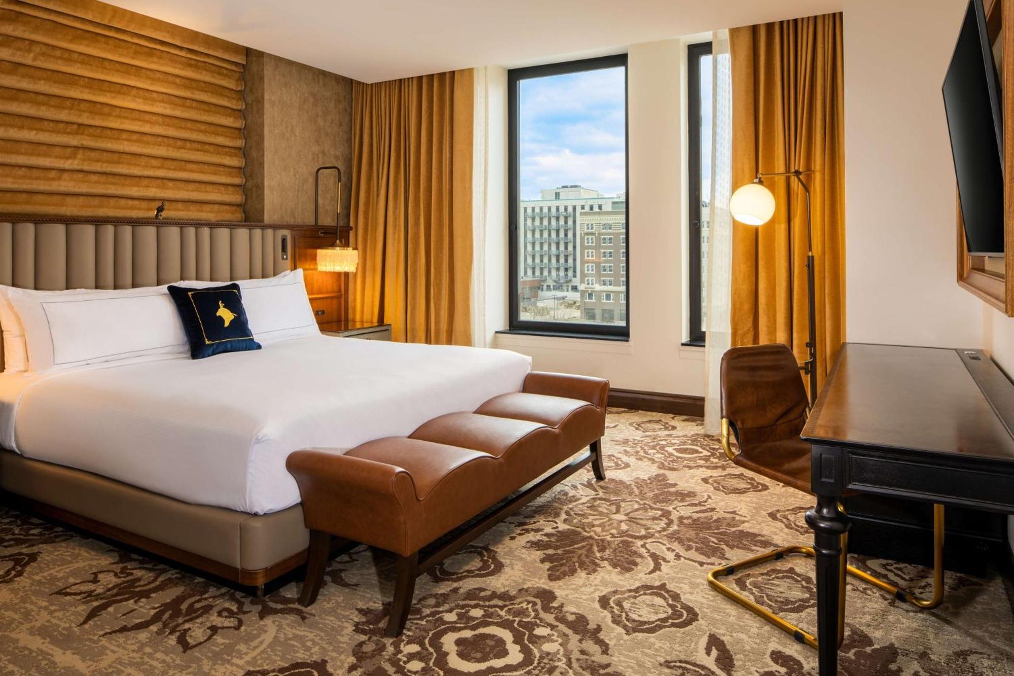 Отель The Peregrine Omaha Downtown Curio Collection By Hilton Экстерьер фото