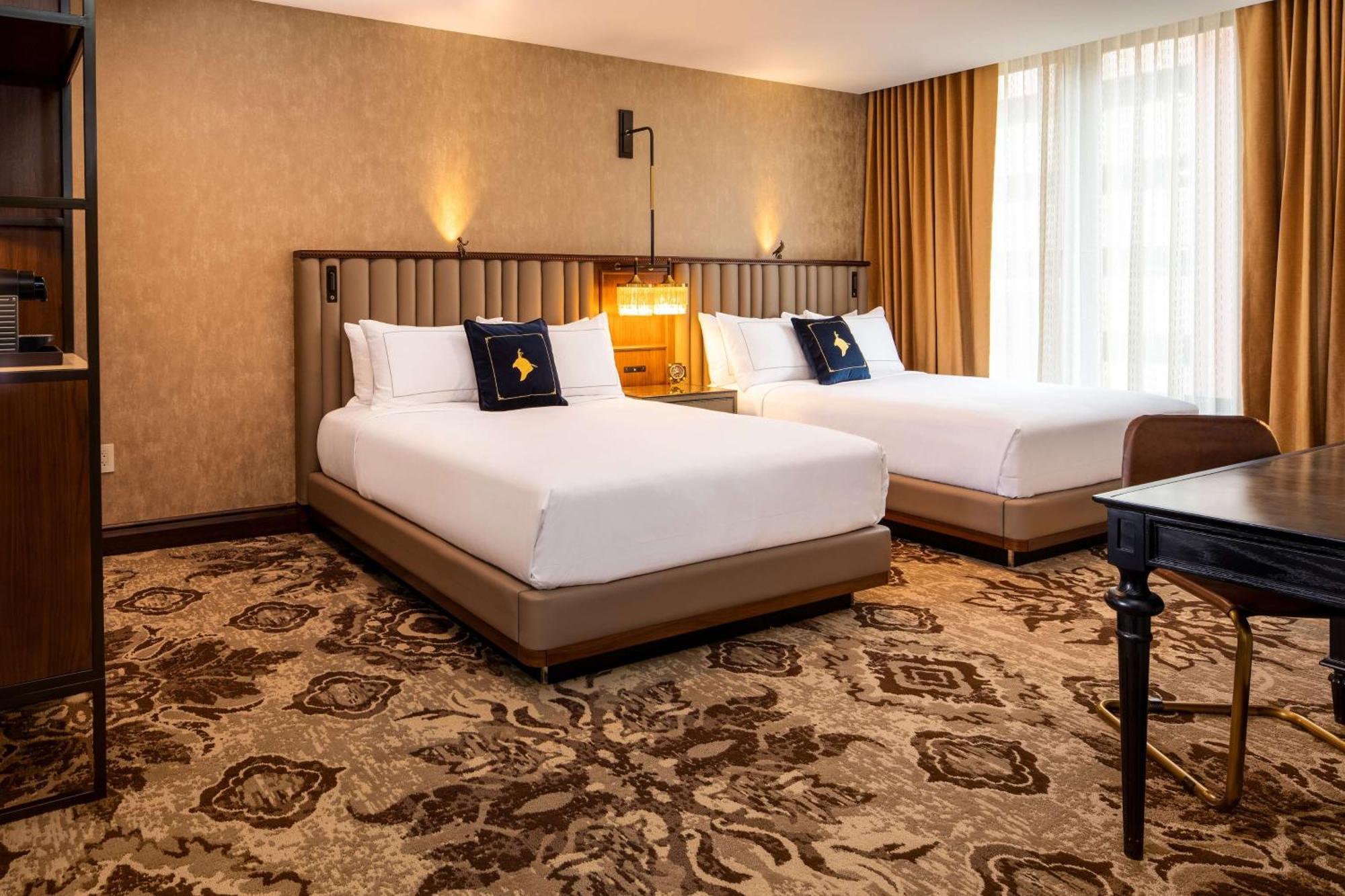 Отель The Peregrine Omaha Downtown Curio Collection By Hilton Экстерьер фото
