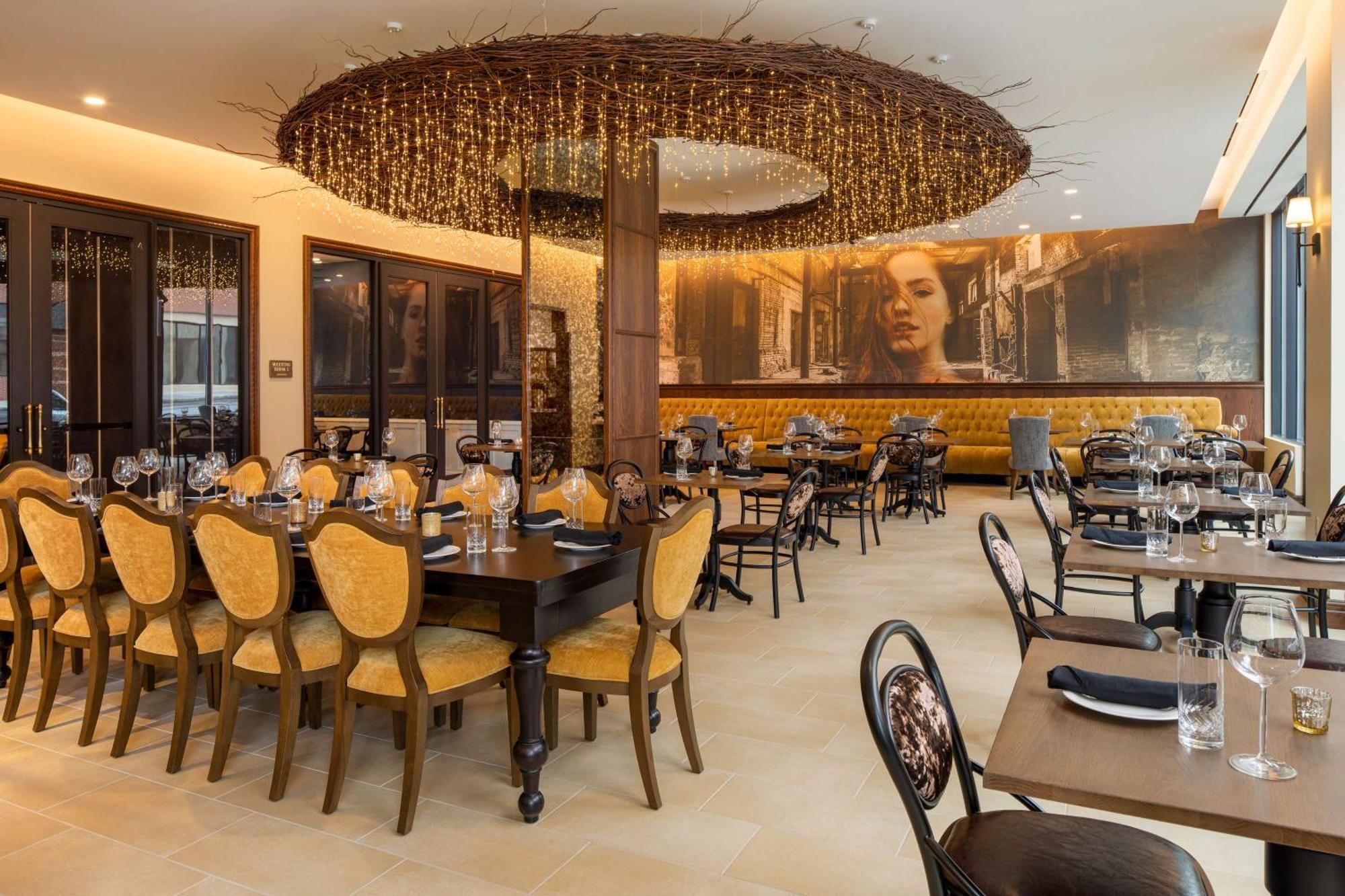 Отель The Peregrine Omaha Downtown Curio Collection By Hilton Экстерьер фото