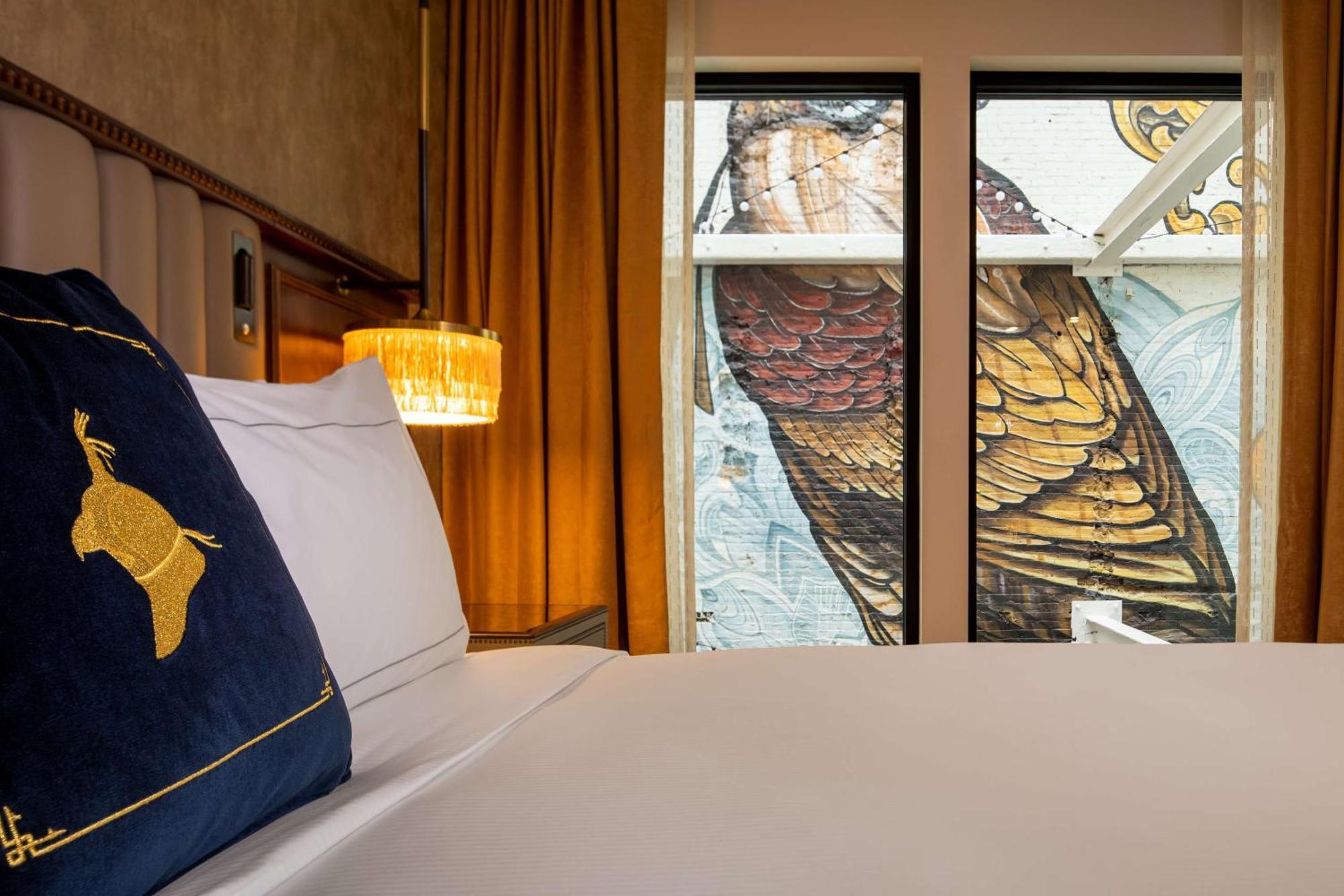 Отель The Peregrine Omaha Downtown Curio Collection By Hilton Экстерьер фото