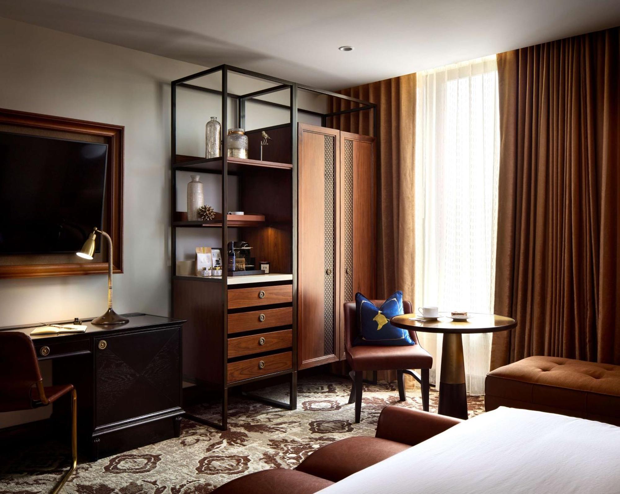 Отель The Peregrine Omaha Downtown Curio Collection By Hilton Экстерьер фото