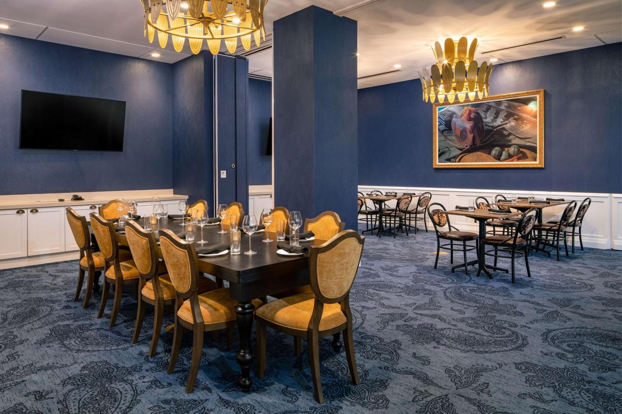 Отель The Peregrine Omaha Downtown Curio Collection By Hilton Экстерьер фото